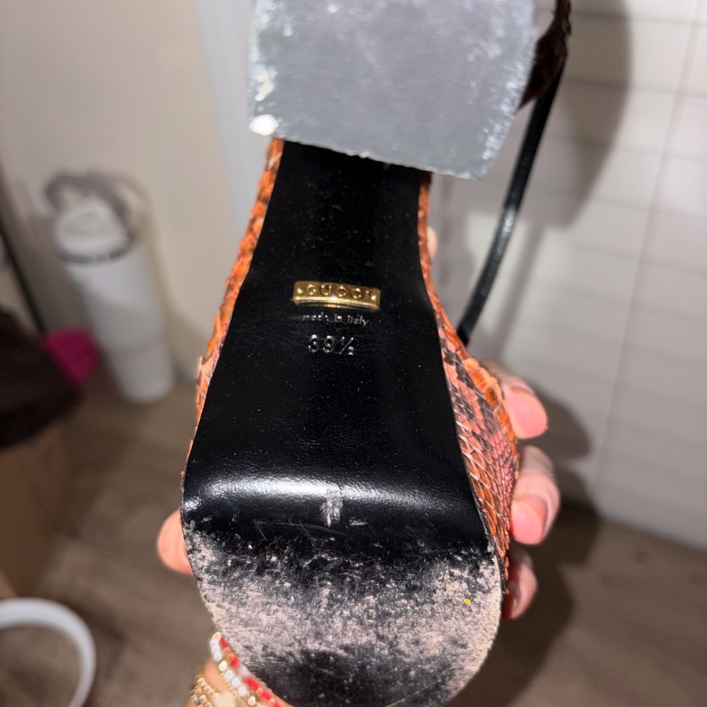 Gucci Women's Snakeskin Sandal Heels Size 39.5 (9.5) - Picture 2 of 4